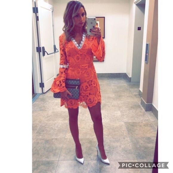 New Alexia Admor Lace Dress - Picture 5 of 8